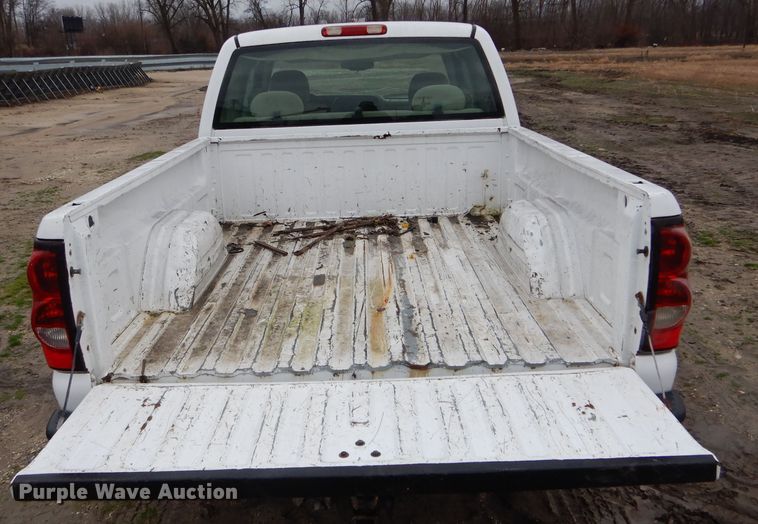 image for item DH6355 2005 Chevrolet Silverado 1500 Ext. Cab pickup truck