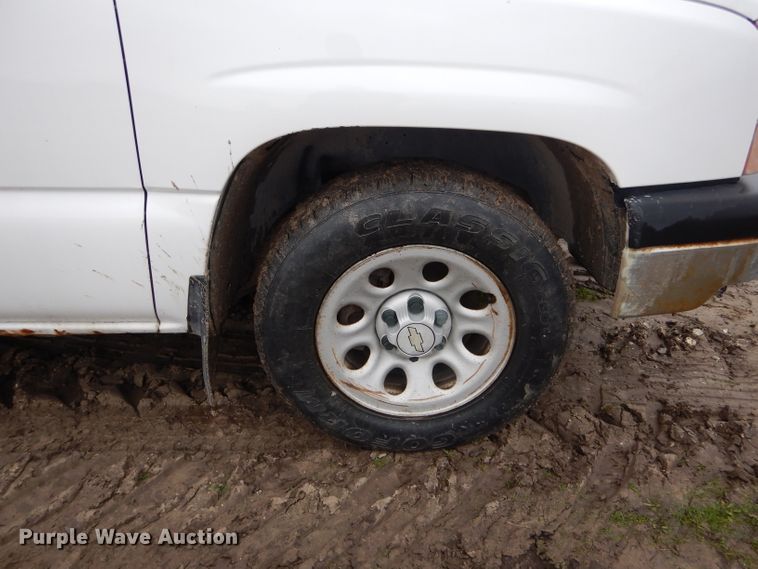image for item DH6355 2005 Chevrolet Silverado 1500 Ext. Cab pickup truck
