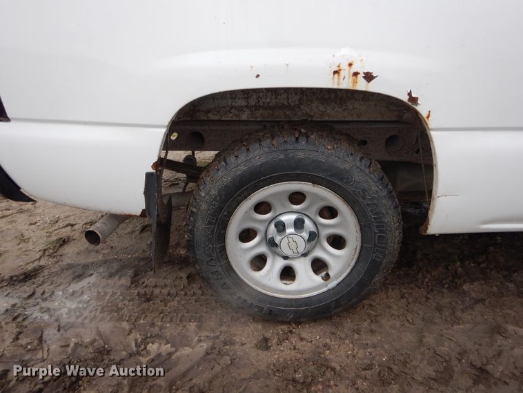 image for item DH6355 2005 Chevrolet Silverado 1500 Ext. Cab pickup truck