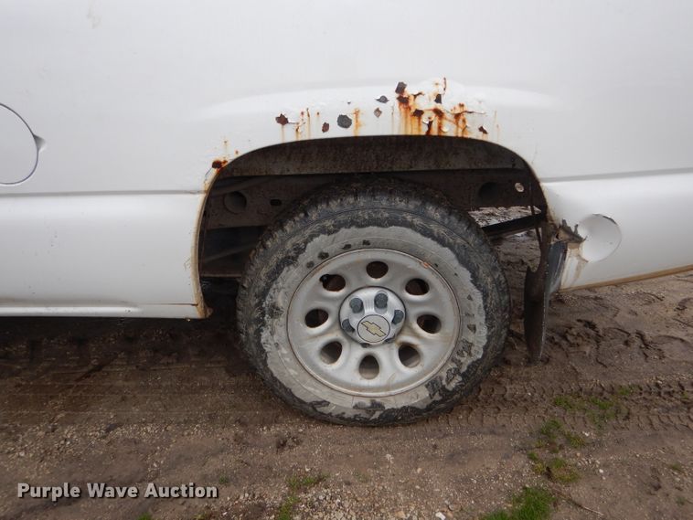image for item DH6355 2005 Chevrolet Silverado 1500 Ext. Cab pickup truck