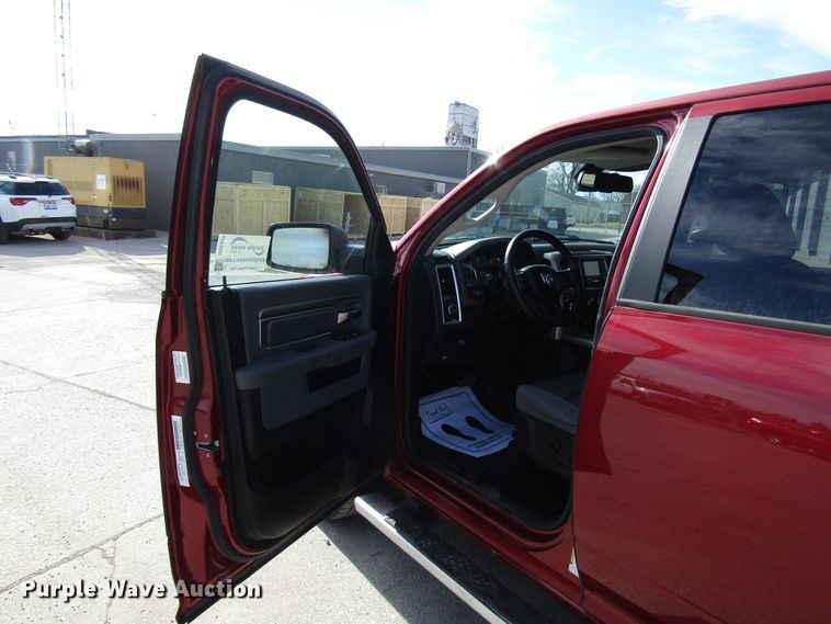 image for item DH8433 2013 Dodge Ram 1500 Crew Cab pickup truck