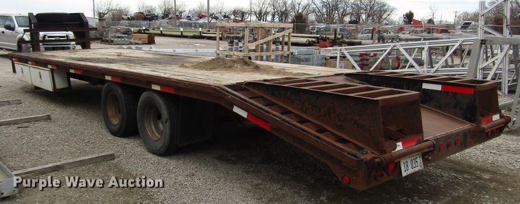 image for item DH8436 2004 Circle M equipment trailer