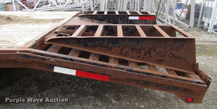 image for item DH8436 2004 Circle M equipment trailer