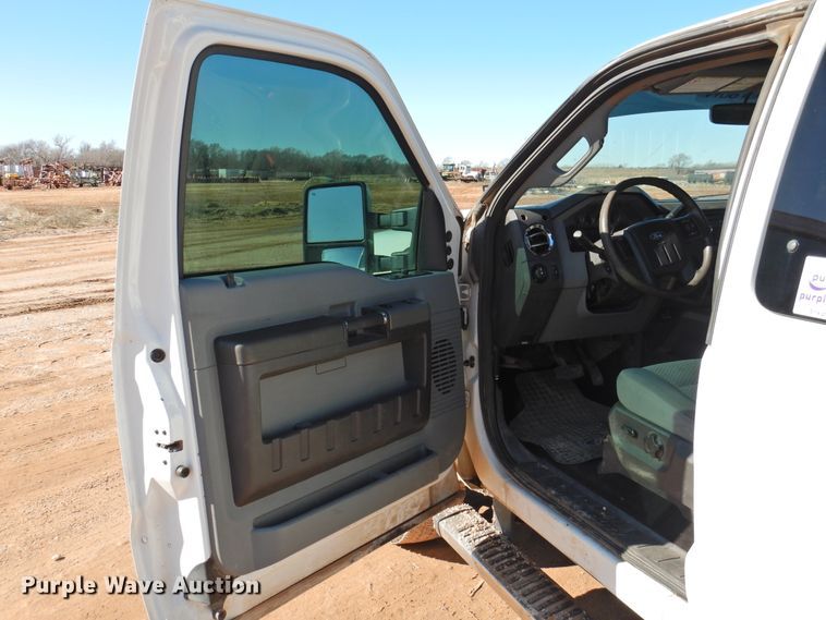 image for item DI0024 2011 Ford F350 Super Duty SuperCab pickup truck