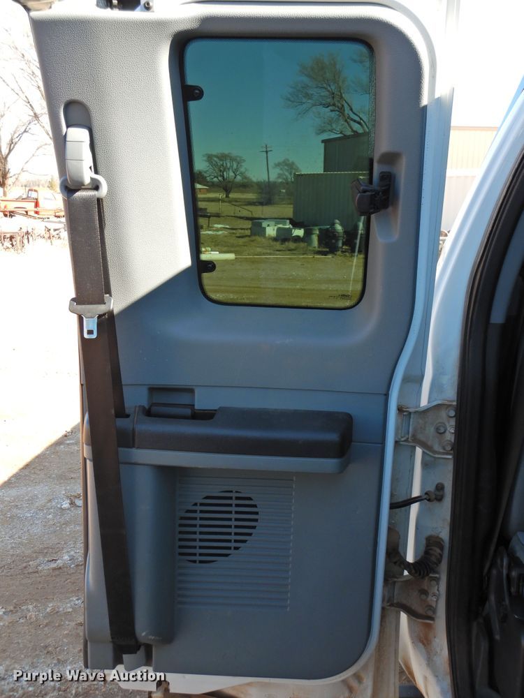 image for item DI0024 2011 Ford F350 Super Duty SuperCab pickup truck