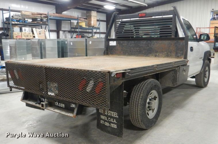 image for item DI2446 2006 Chevrolet Silverado 2500HD flatbed pickup truck