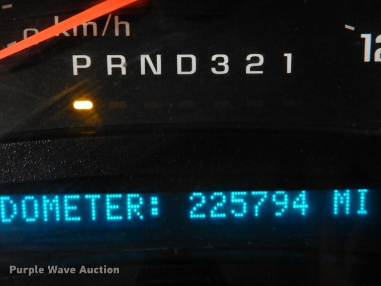 image for item DI2446 2006 Chevrolet Silverado 2500HD flatbed pickup truck