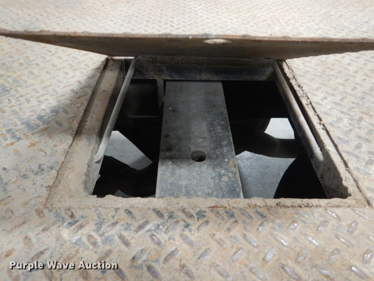 image for item DI2446 2006 Chevrolet Silverado 2500HD flatbed pickup truck