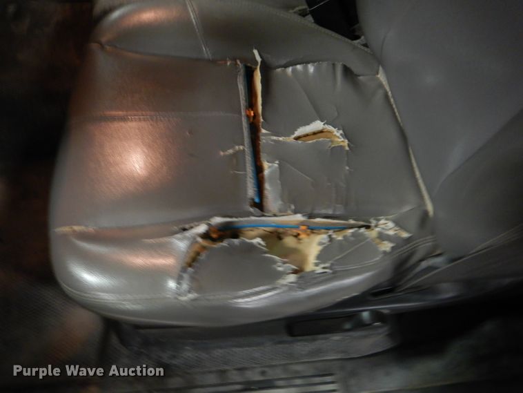 image for item DI2447 2007 Chevrolet Silverado 2500HD flatbed pickup truck