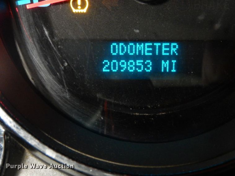 image for item DI2447 2007 Chevrolet Silverado 2500HD flatbed pickup truck