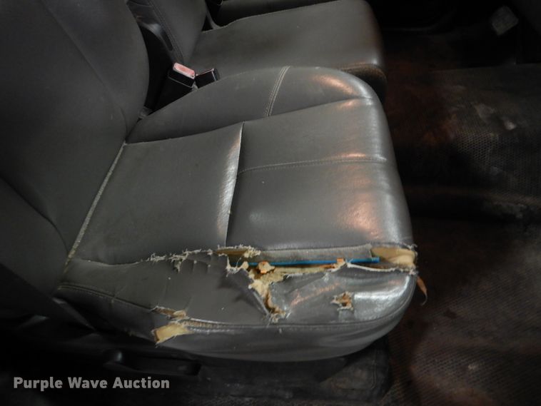 image for item DI2447 2007 Chevrolet Silverado 2500HD flatbed pickup truck