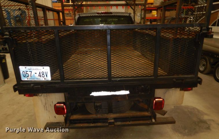 image for item DI2447 2007 Chevrolet Silverado 2500HD flatbed pickup truck