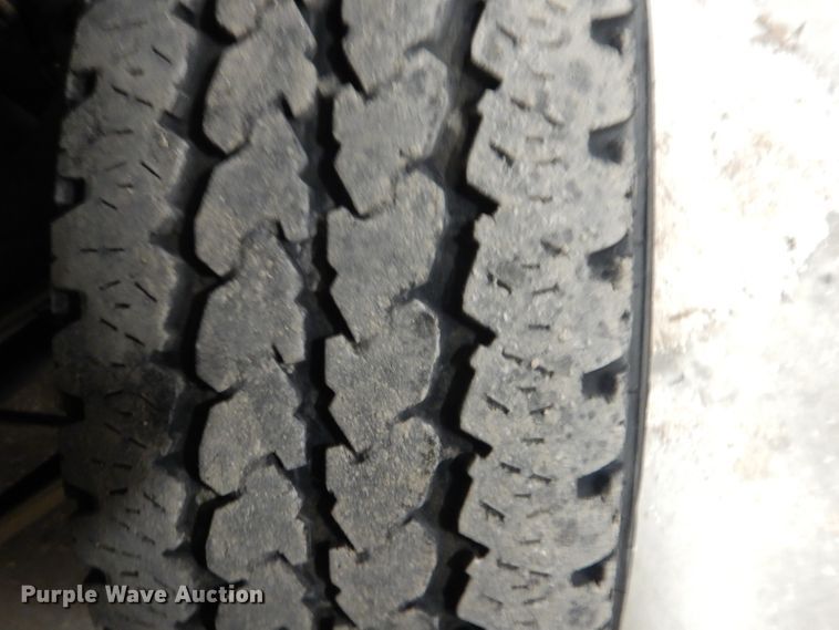 image for item DI2447 2007 Chevrolet Silverado 2500HD flatbed pickup truck