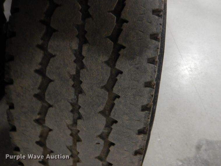 image for item DI2447 2007 Chevrolet Silverado 2500HD flatbed pickup truck