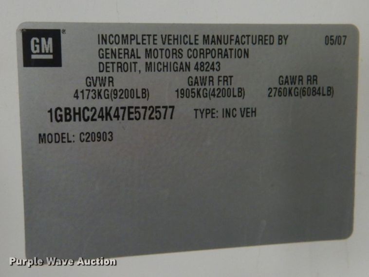 image for item DI2447 2007 Chevrolet Silverado 2500HD flatbed pickup truck