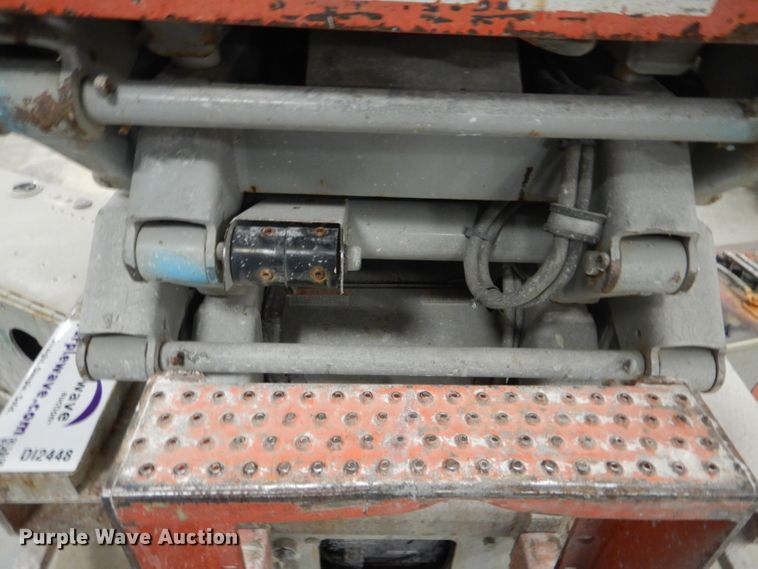 image for item DI2448 2004 Skyjack SJIII 3219 scissor lift