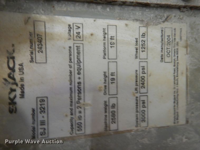 image for item DI2448 2004 Skyjack SJIII 3219 scissor lift