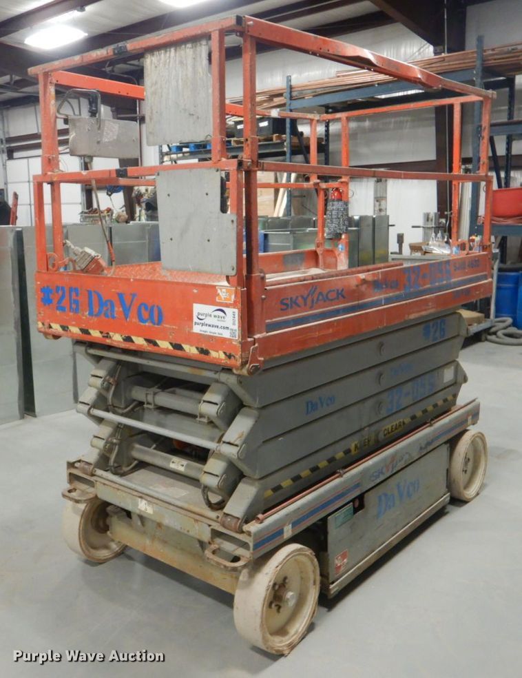 image for item DI2449 2010 Skyjack SJIII 4632 scissor lift