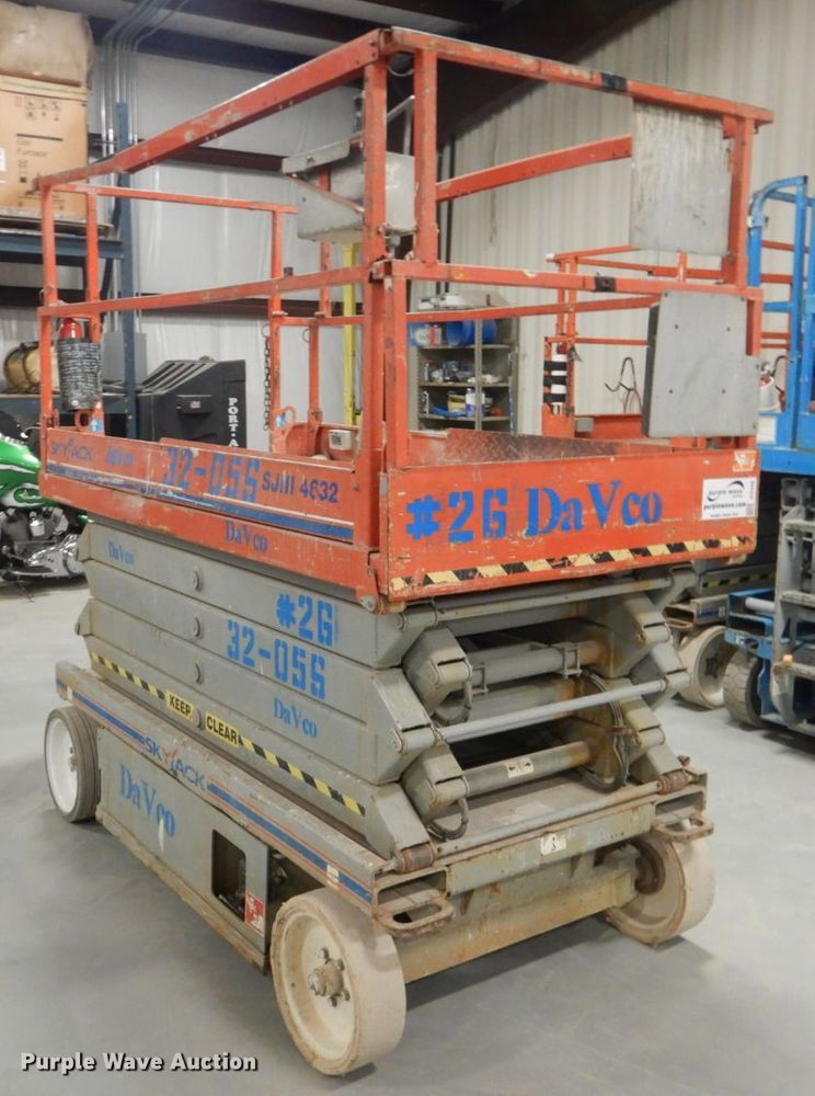 image for item DI2449 2010 Skyjack SJIII 4632 scissor lift