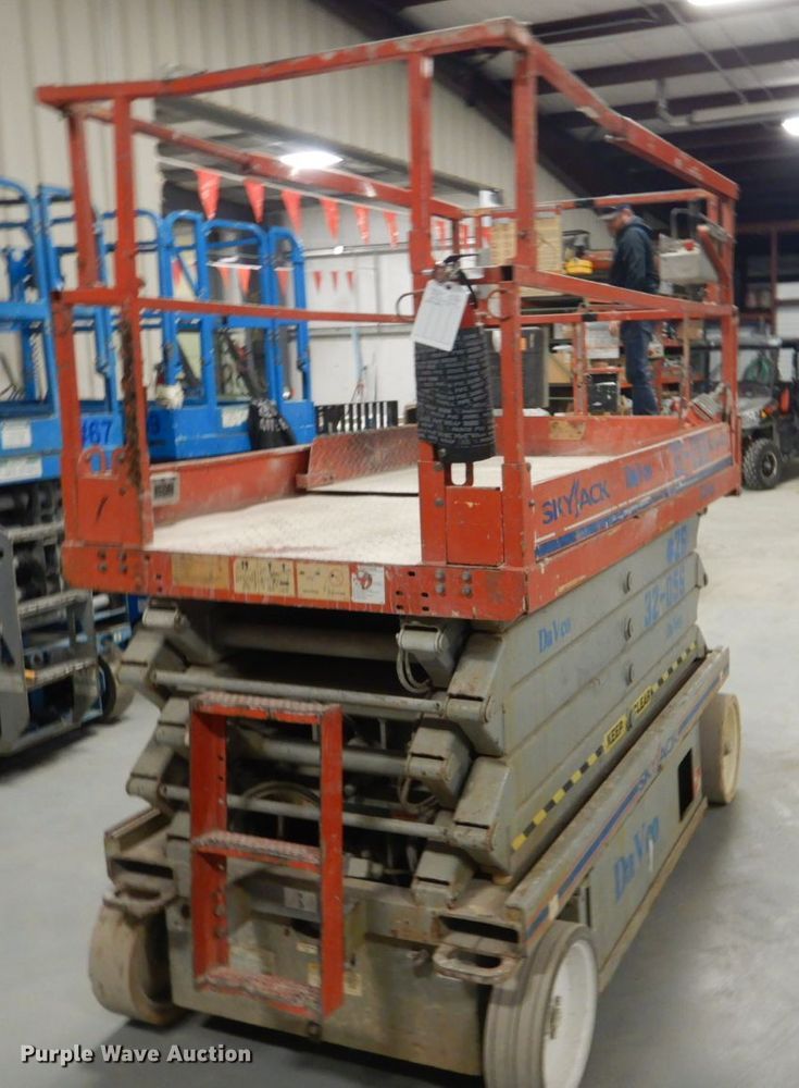 image for item DI2449 2010 Skyjack SJIII 4632 scissor lift