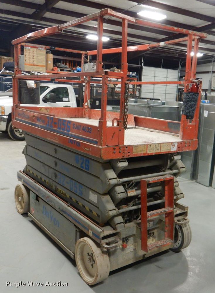 image for item DI2449 2010 Skyjack SJIII 4632 scissor lift