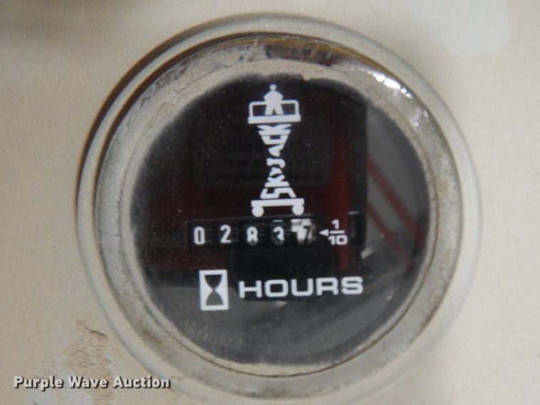 image for item DI2449 2010 Skyjack SJIII 4632 scissor lift