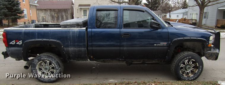image for item FD9340 2001 Chevrolet Silverado 2500HD Ext. Cab pickup truck