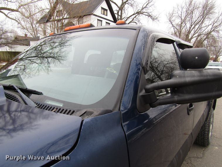 image for item FD9340 2001 Chevrolet Silverado 2500HD Ext. Cab pickup truck