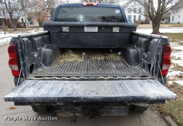 image for item FD9340 2001 Chevrolet Silverado 2500HD Ext. Cab pickup truck