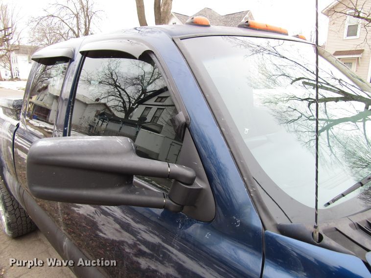 image for item FD9340 2001 Chevrolet Silverado 2500HD Ext. Cab pickup truck