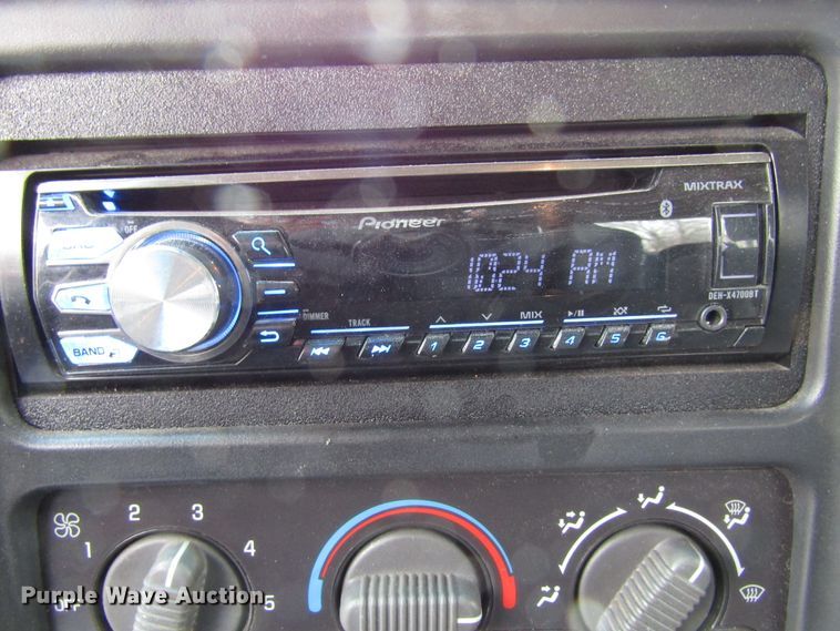 image for item FD9340 2001 Chevrolet Silverado 2500HD Ext. Cab pickup truck