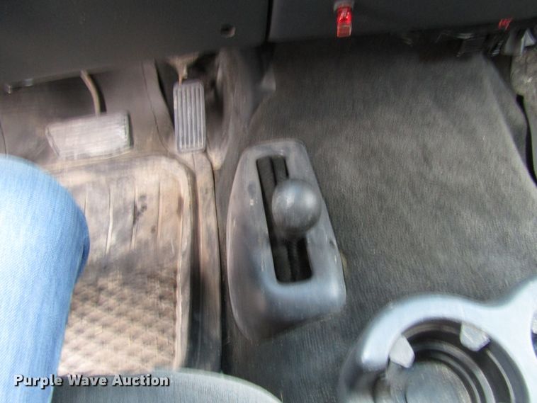 image for item FD9340 2001 Chevrolet Silverado 2500HD Ext. Cab pickup truck