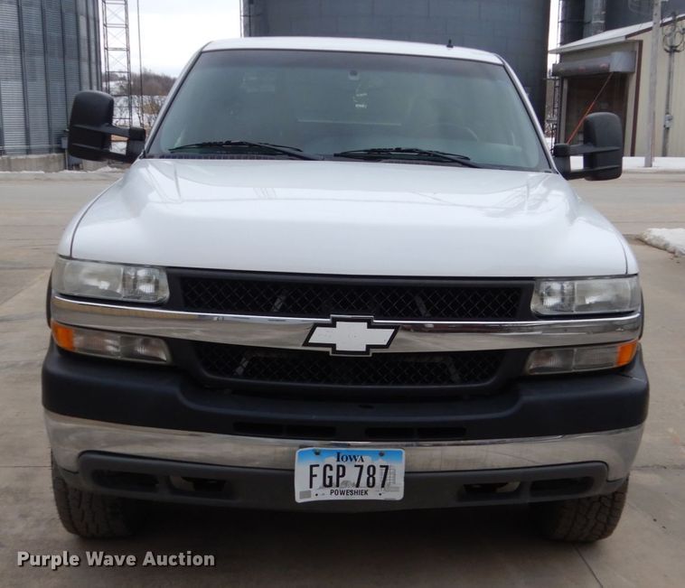 image for item FU9167 2002 Chevrolet Silverado 1500HD Ext. Cab pickup truck