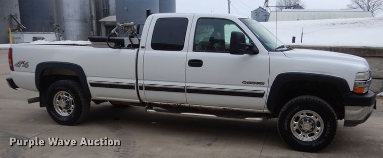 image for item FU9167 2002 Chevrolet Silverado 1500HD Ext. Cab pickup truck