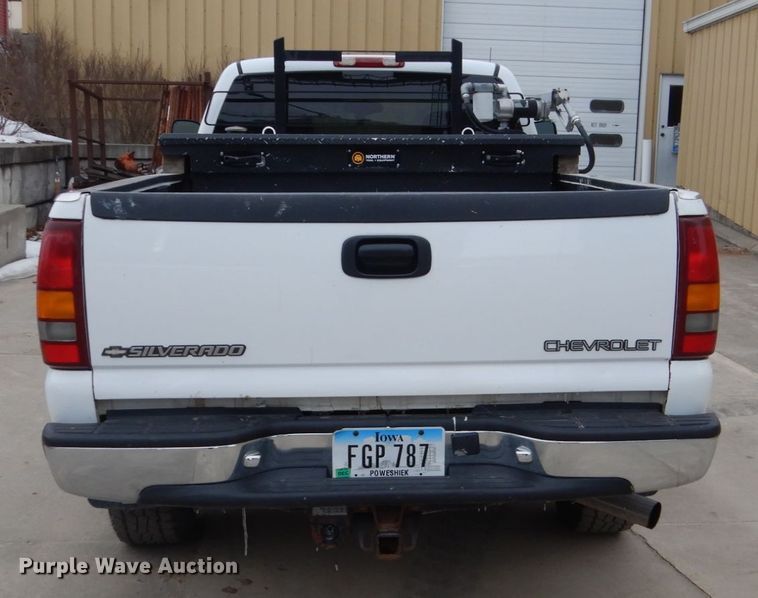 image for item FU9167 2002 Chevrolet Silverado 1500HD Ext. Cab pickup truck