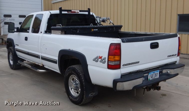 image for item FU9167 2002 Chevrolet Silverado 1500HD Ext. Cab pickup truck