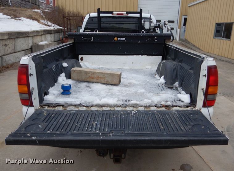 image for item FU9167 2002 Chevrolet Silverado 1500HD Ext. Cab pickup truck