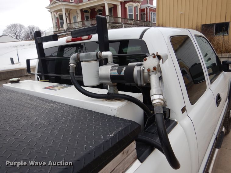 image for item FU9167 2002 Chevrolet Silverado 1500HD Ext. Cab pickup truck