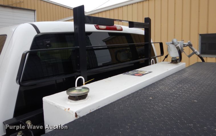 image for item FU9167 2002 Chevrolet Silverado 1500HD Ext. Cab pickup truck