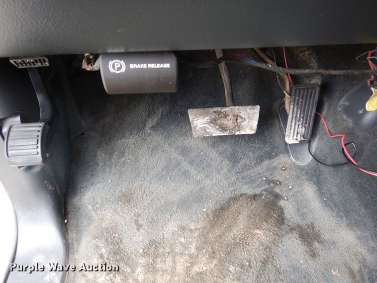 image for item FU9167 2002 Chevrolet Silverado 1500HD Ext. Cab pickup truck