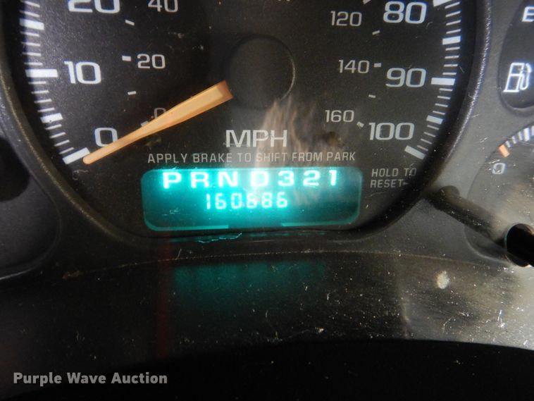 image for item FU9167 2002 Chevrolet Silverado 1500HD Ext. Cab pickup truck