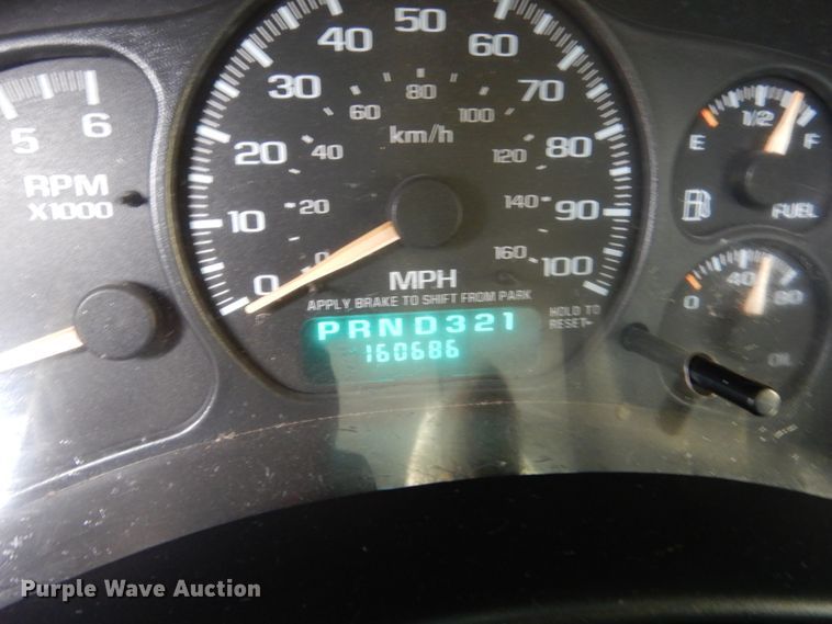 image for item FU9167 2002 Chevrolet Silverado 1500HD Ext. Cab pickup truck