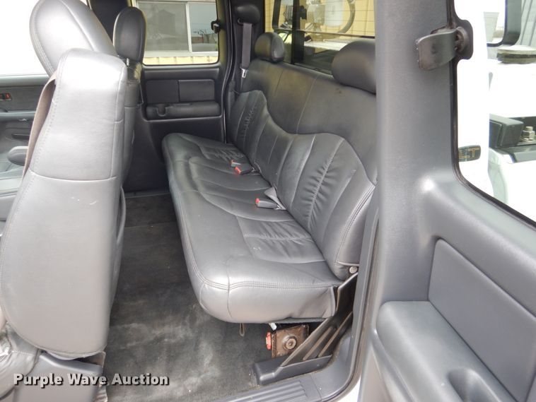 image for item FU9167 2002 Chevrolet Silverado 1500HD Ext. Cab pickup truck