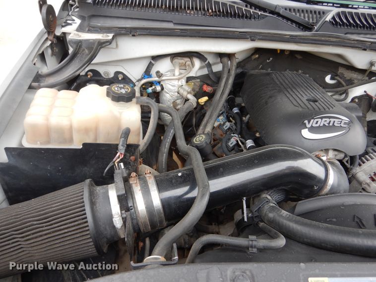 image for item FU9167 2002 Chevrolet Silverado 1500HD Ext. Cab pickup truck