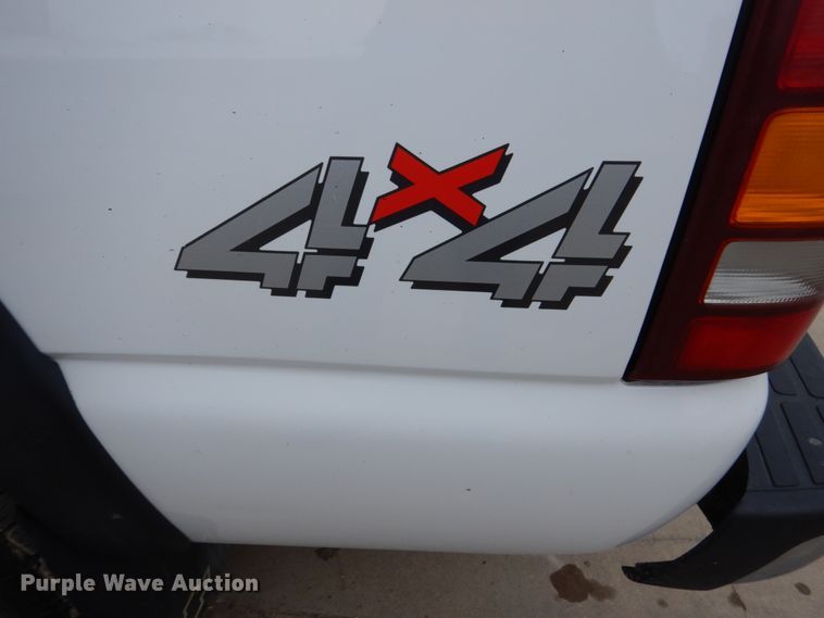 image for item FU9167 2002 Chevrolet Silverado 1500HD Ext. Cab pickup truck