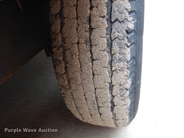 image for item FU9168 2000 Timberwolf enclosed cargo trailer