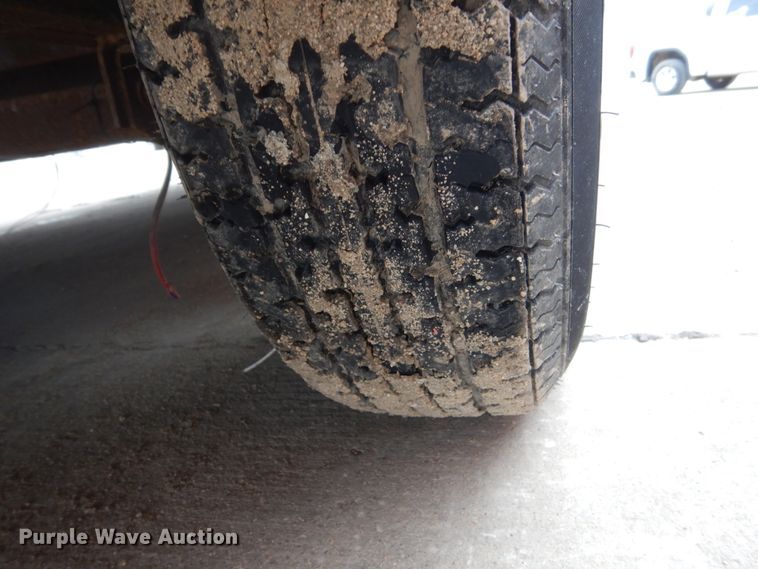 image for item FU9168 2000 Timberwolf enclosed cargo trailer