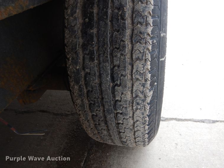 image for item FU9168 2000 Timberwolf enclosed cargo trailer