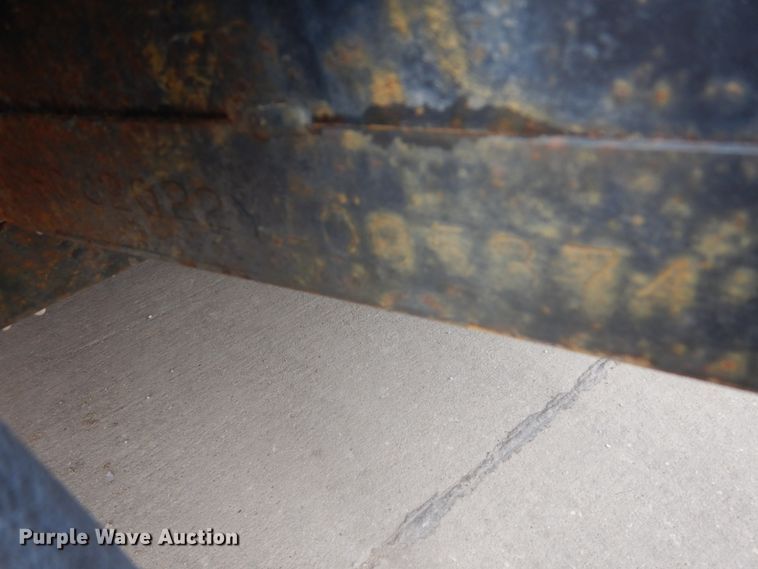 image for item FU9168 2000 Timberwolf enclosed cargo trailer