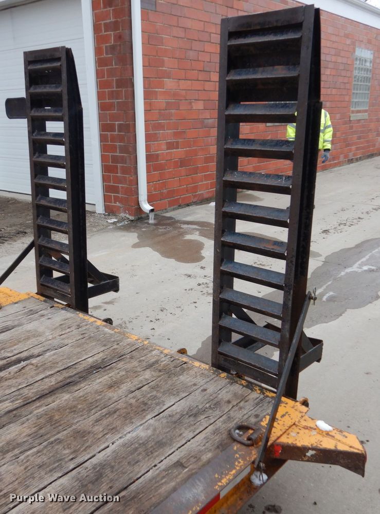 image for item FU9170 2011 Redi Haul equipment trailer